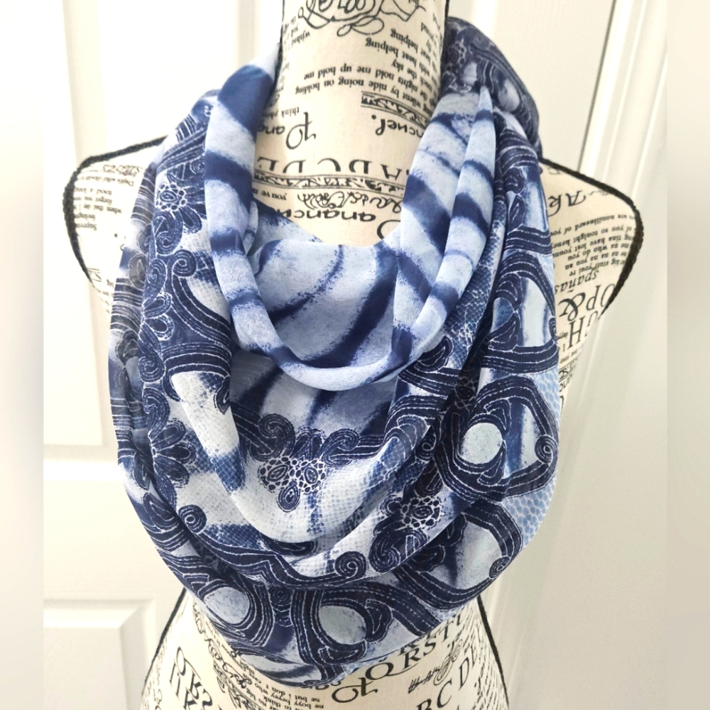 Chicos elegant Blue Paisley Scarf
